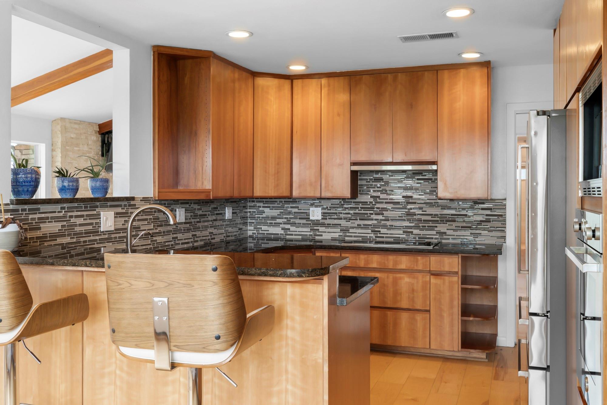 3935 Lago Vista DR