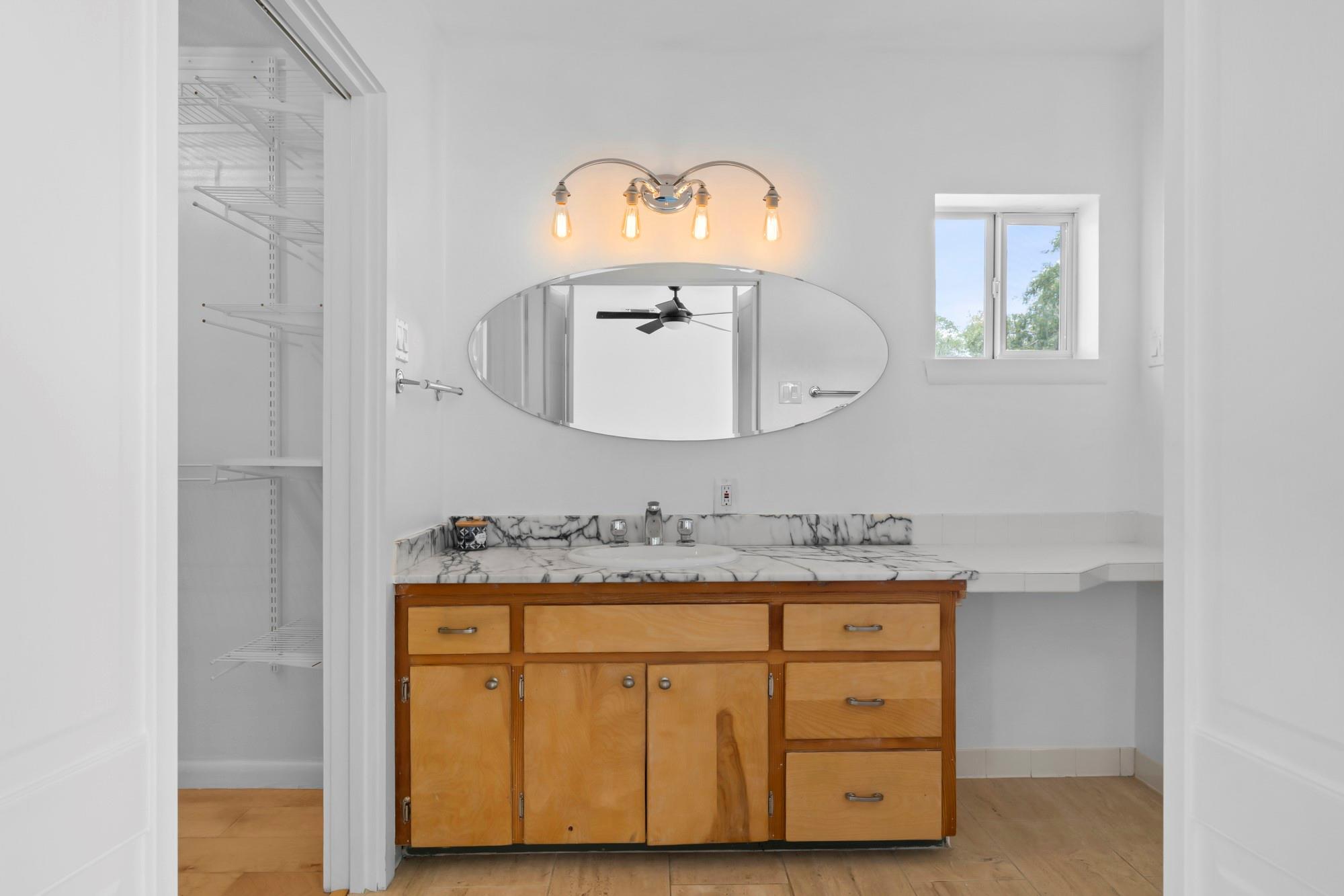 3935 Lago Vista DR