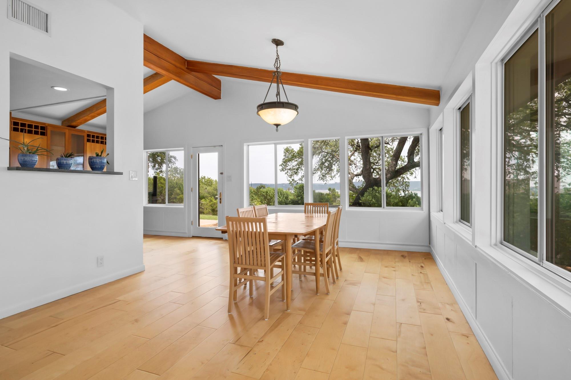 3935 Lago Vista DR