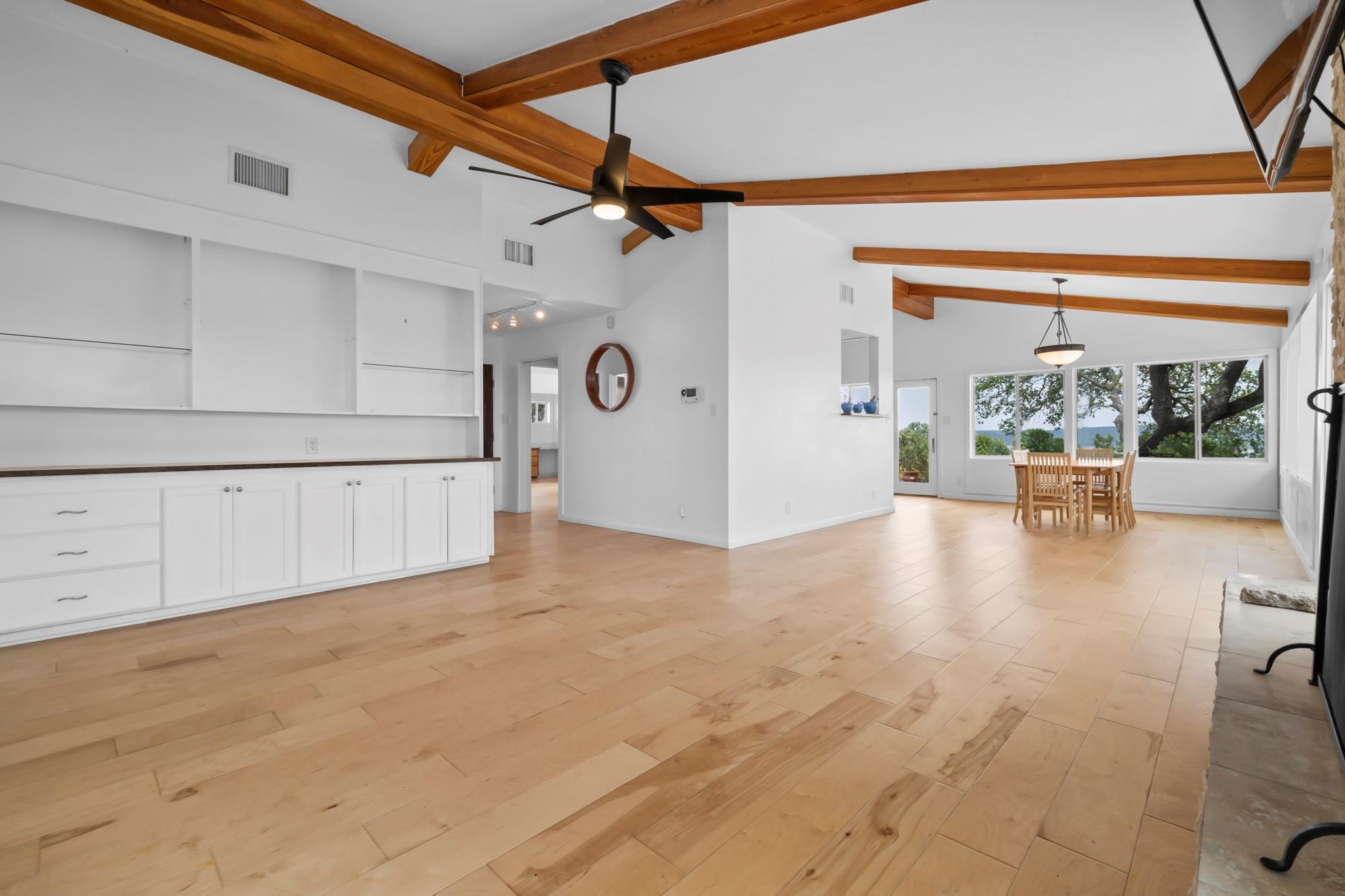 3935 Lago Vista DR