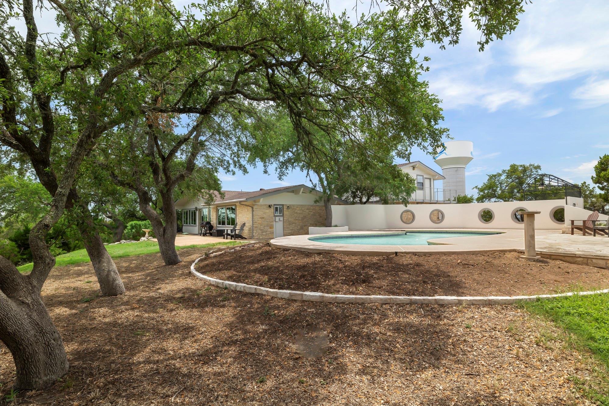3935 Lago Vista DR