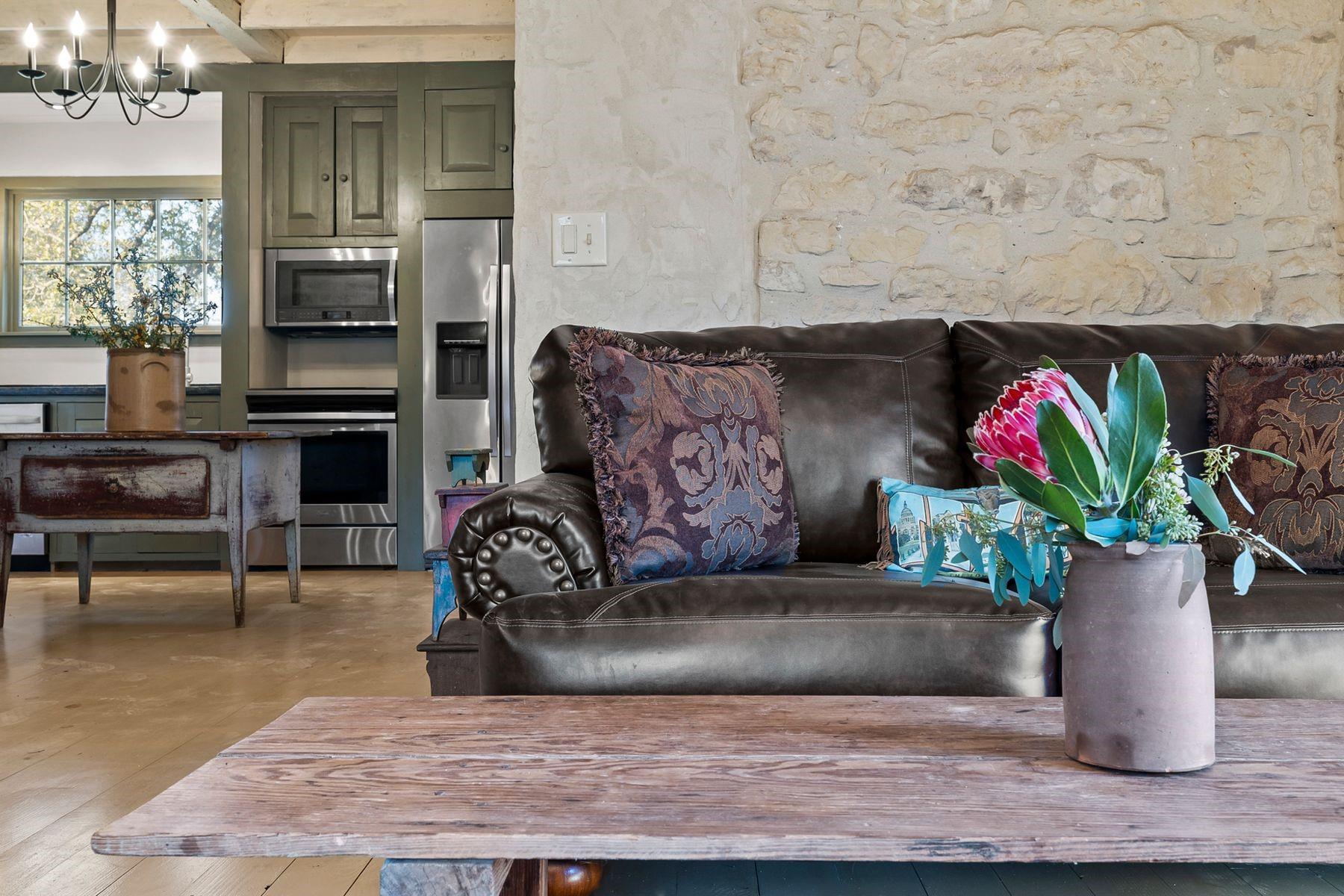 700 Northwood Hills DR