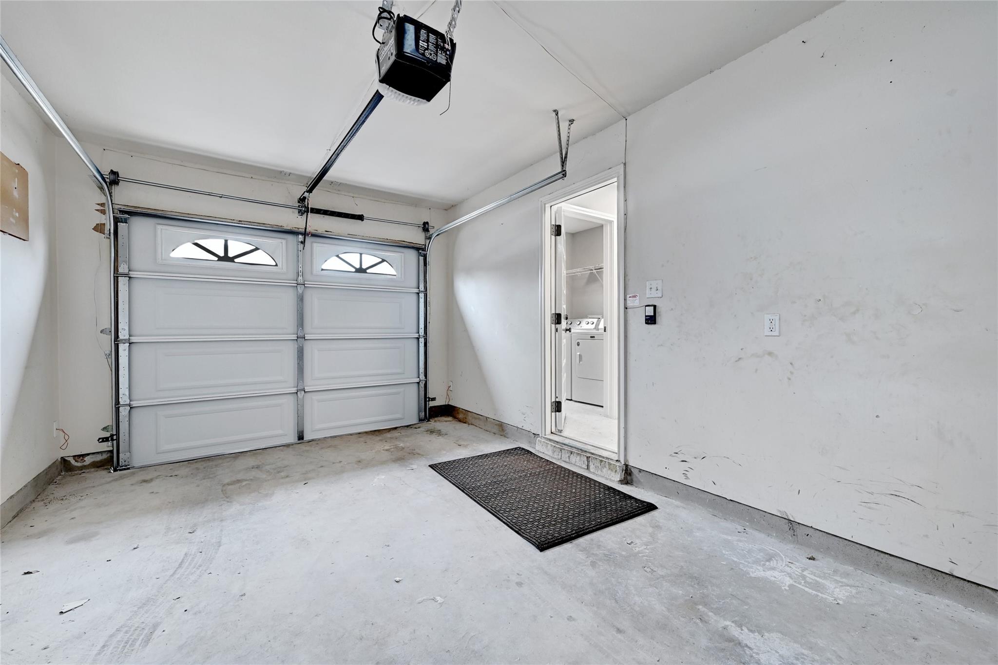 2909 Saville LOOP # 10c