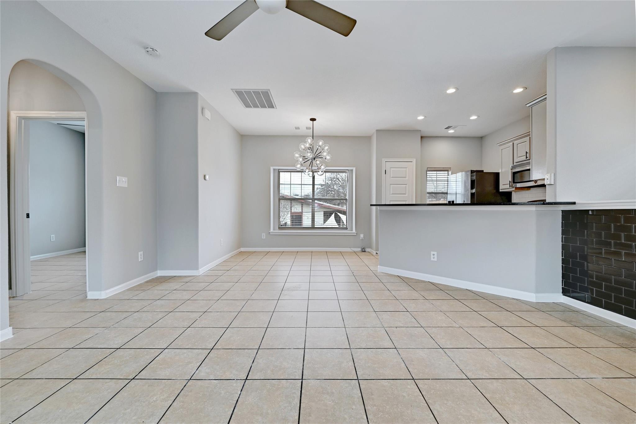 2909 Saville LOOP # 10c