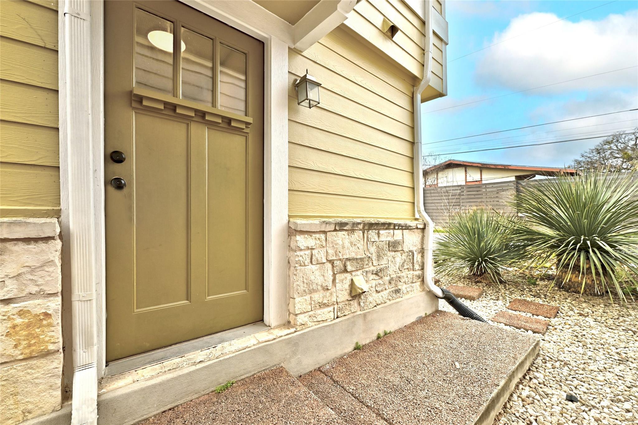 2909 Saville LOOP # 10c