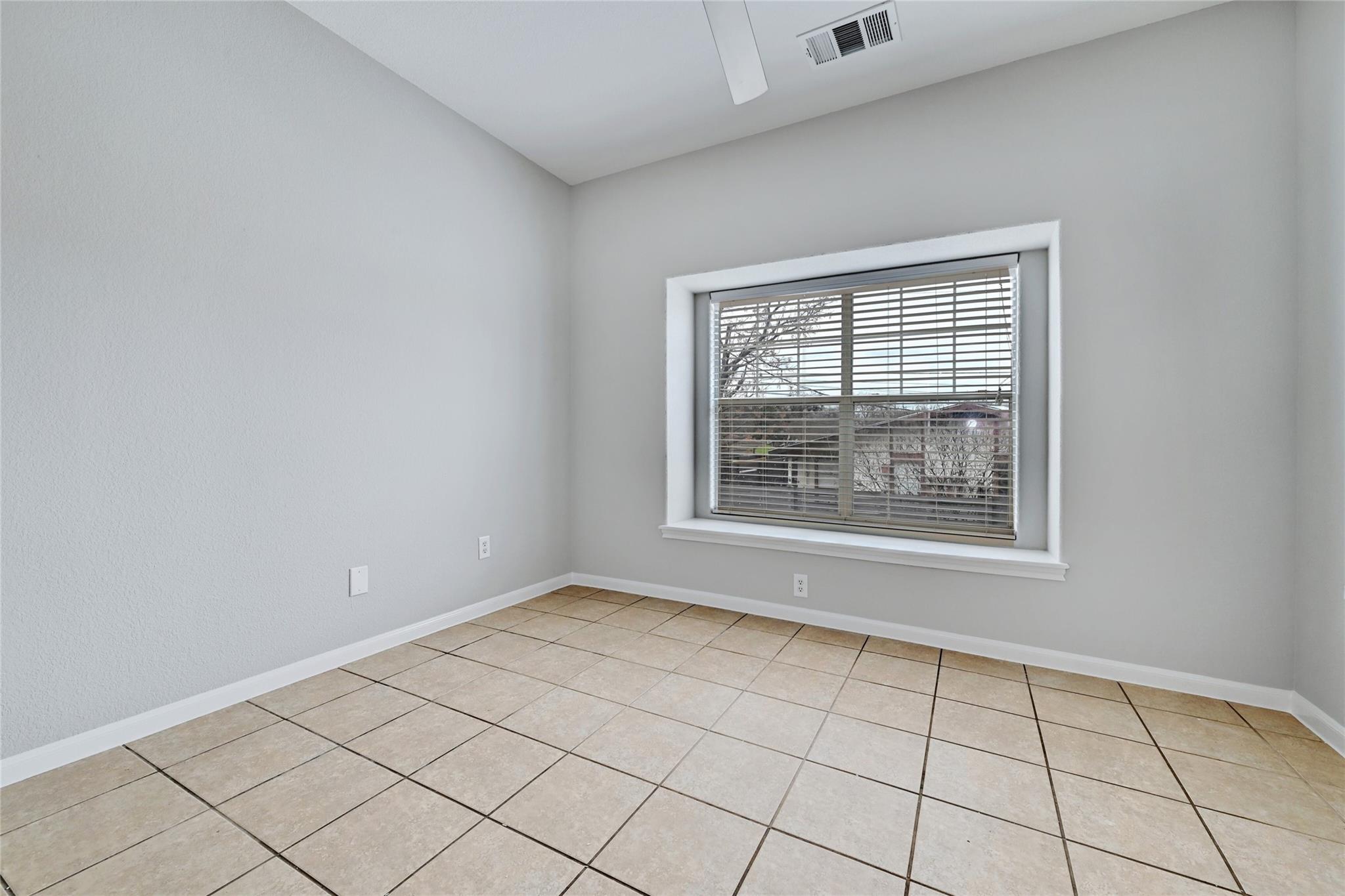 2909 Saville LOOP # 10c