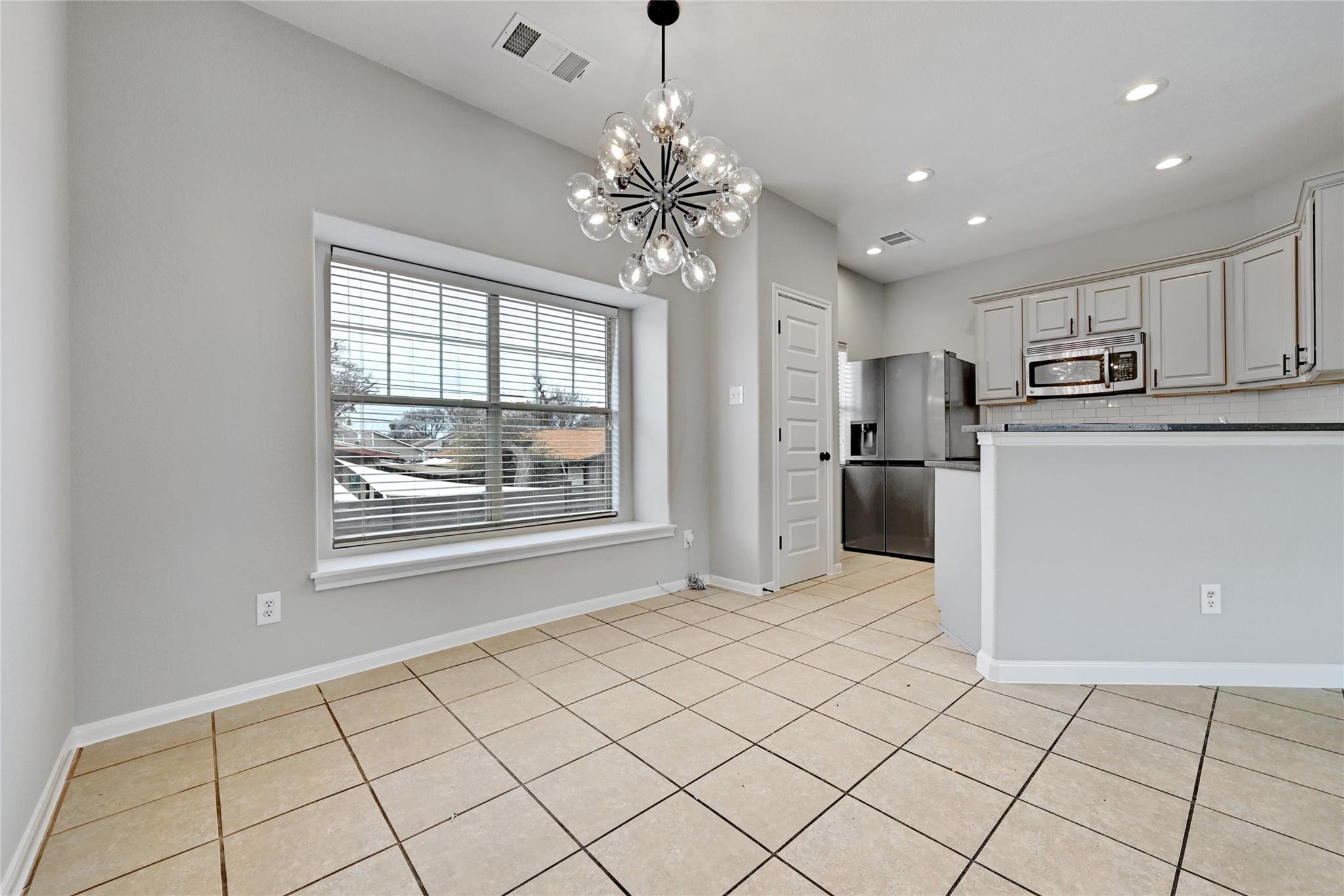 2909 Saville LOOP # 10c