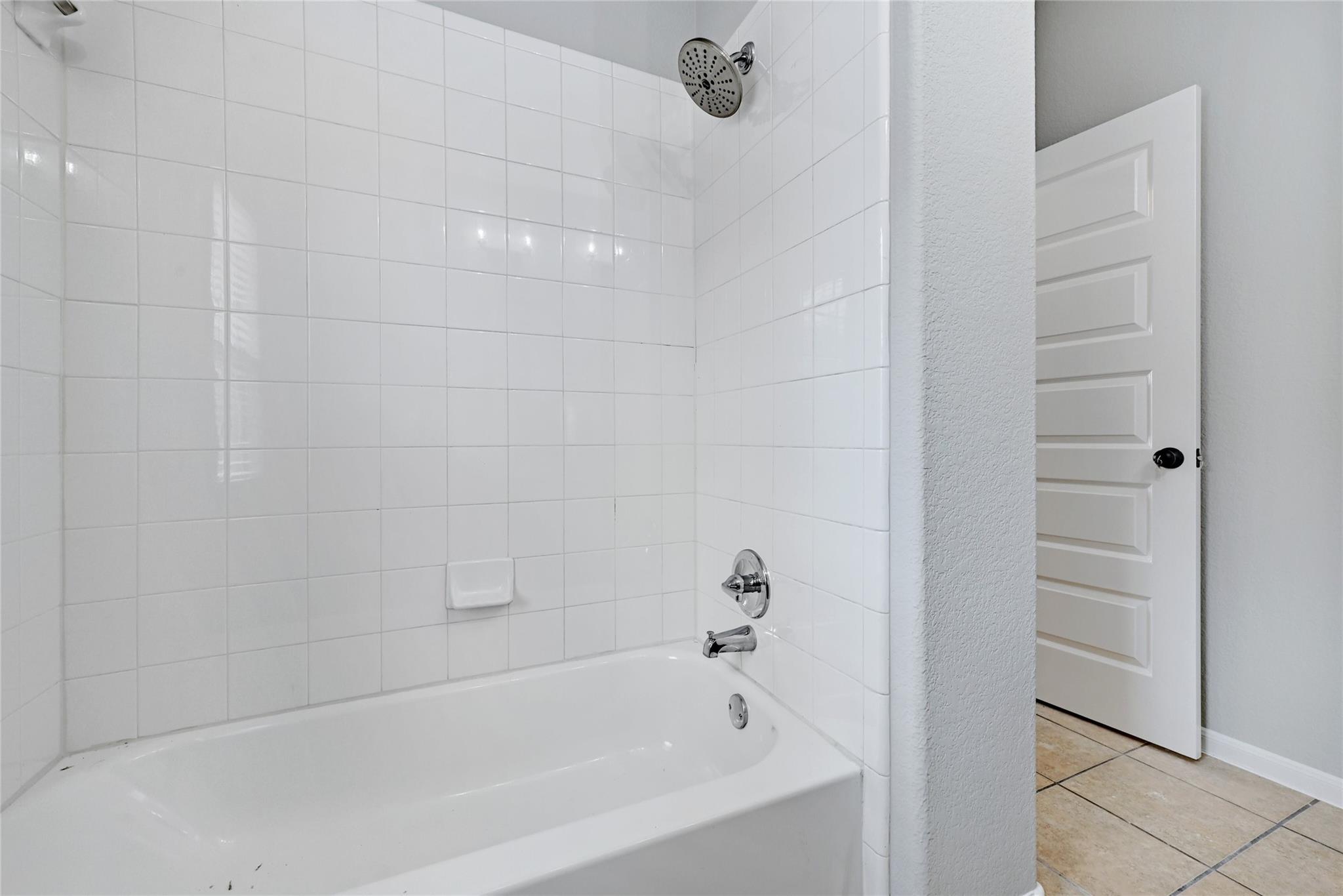 2909 Saville LOOP # 10c