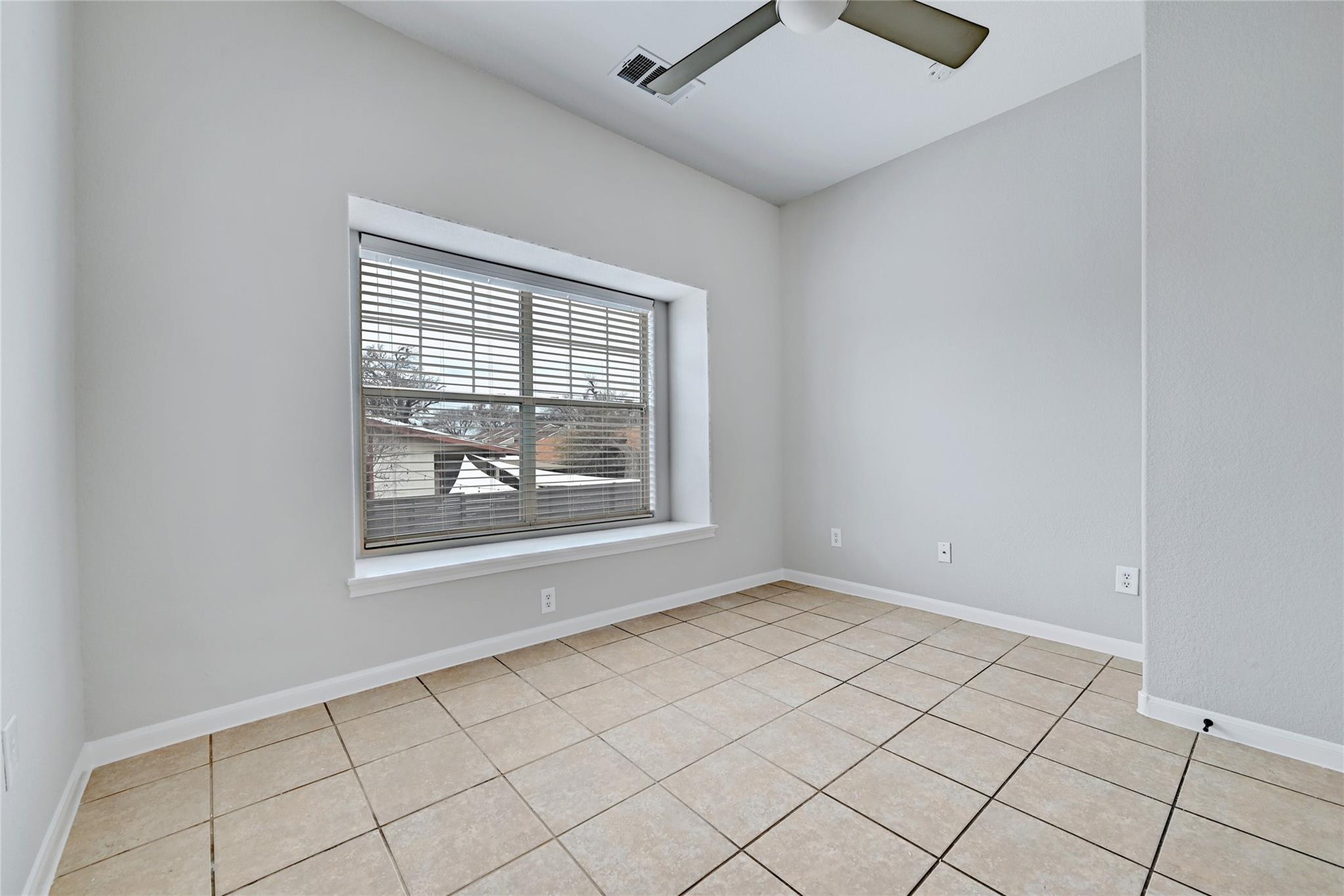 2909 Saville LOOP # 10c