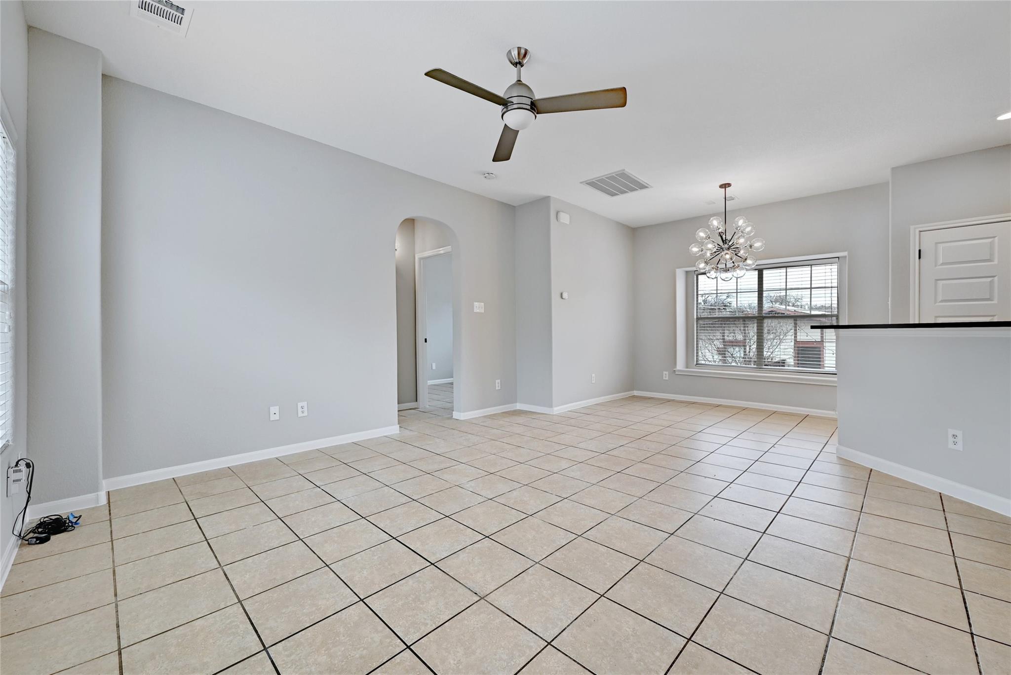 2909 Saville LOOP # 10c
