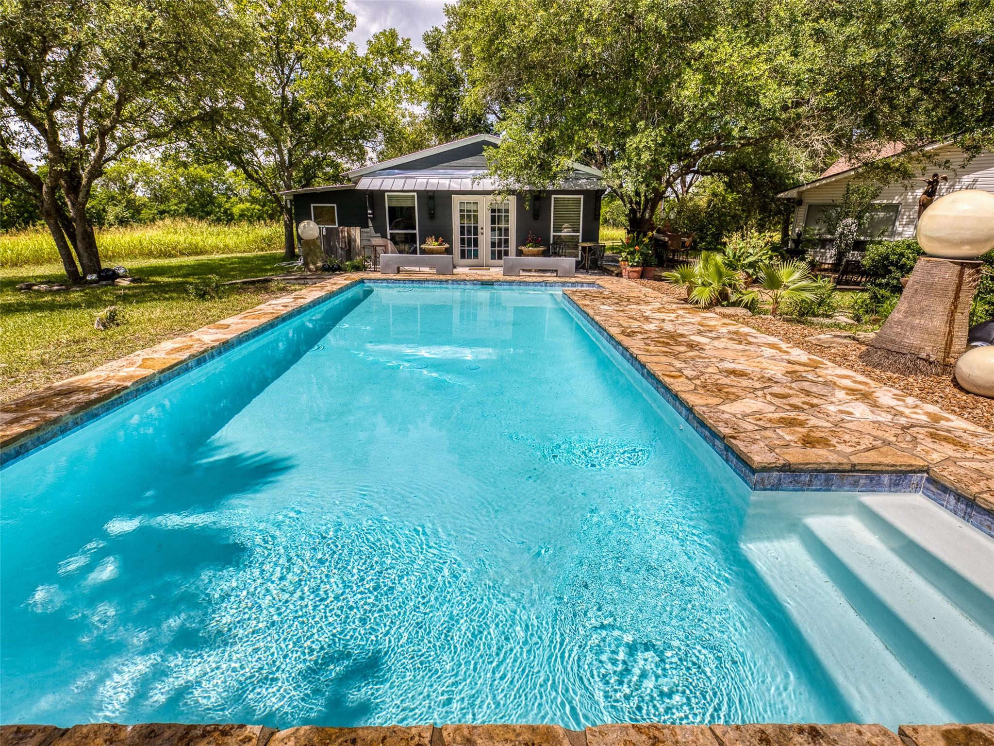 2105 N State Highway 237