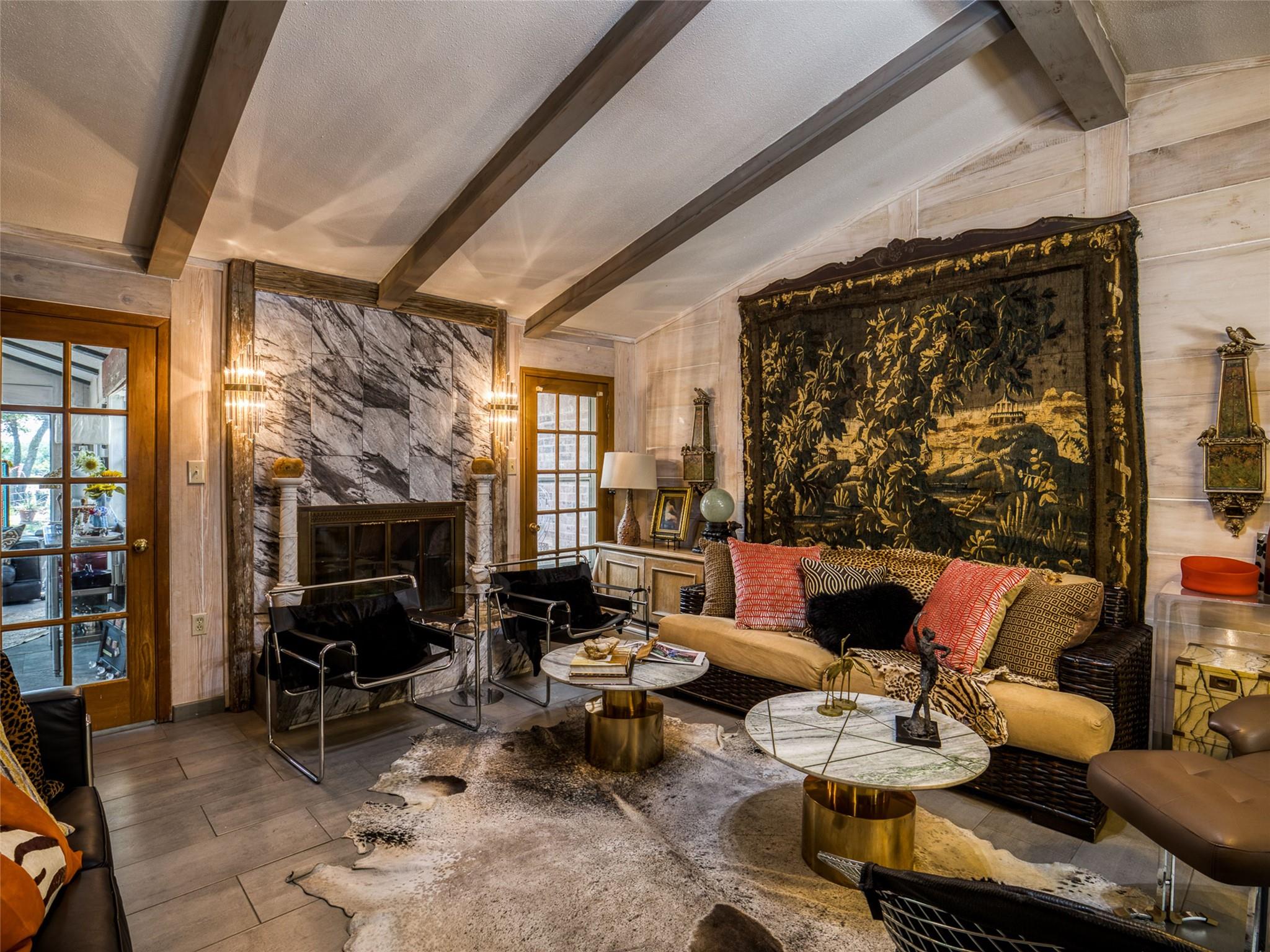 2105 N State Highway 237