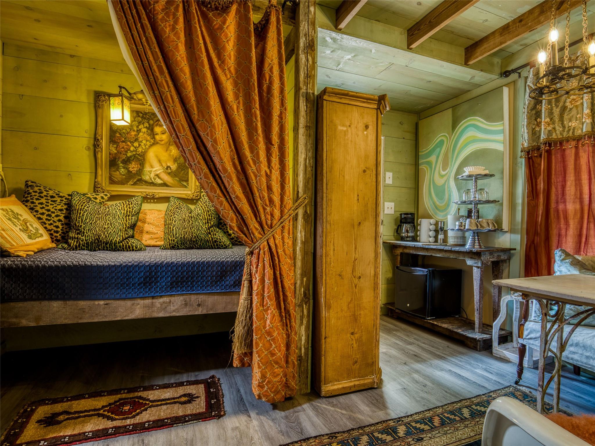 2105 N State Highway 237