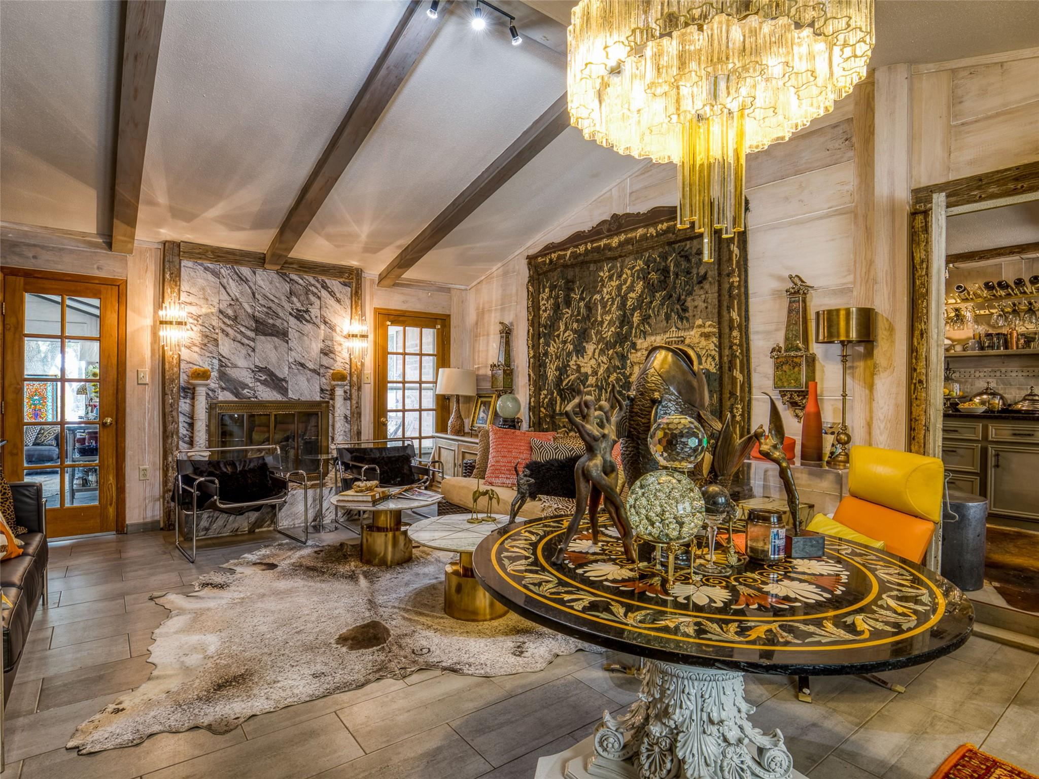 2105 N State Highway 237