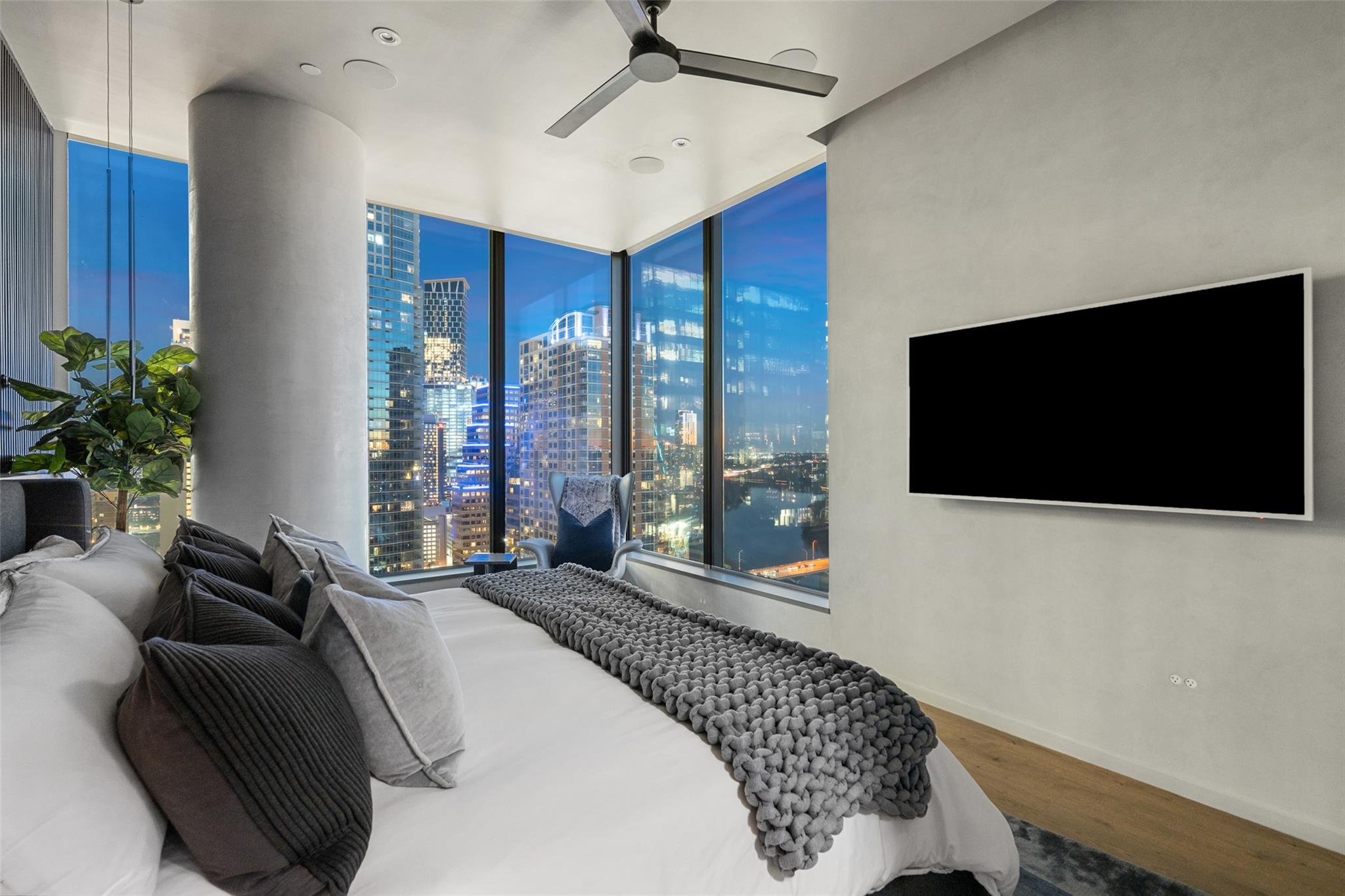 210 Lavaca ST # 2301