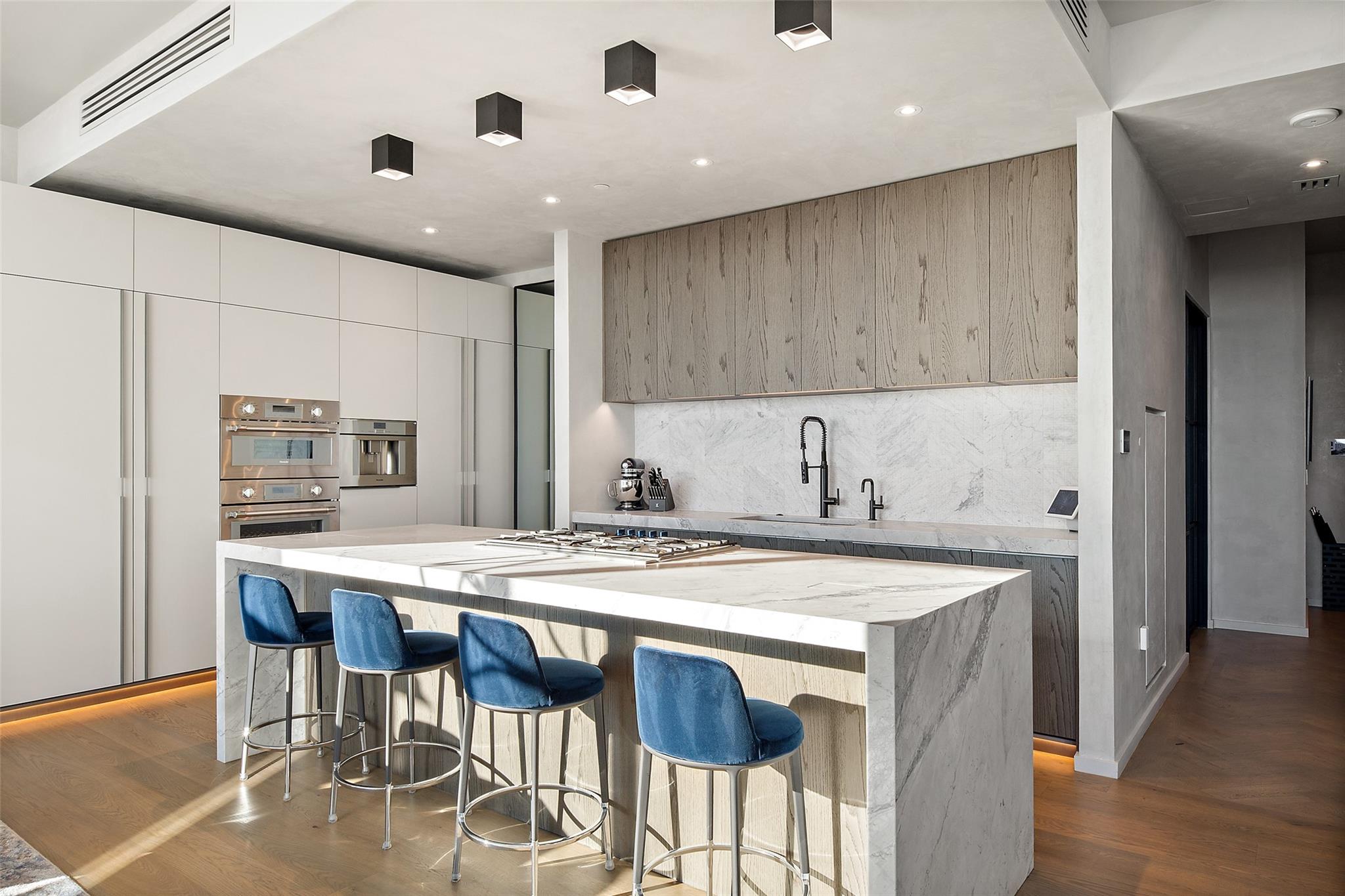 210 Lavaca ST # 2301