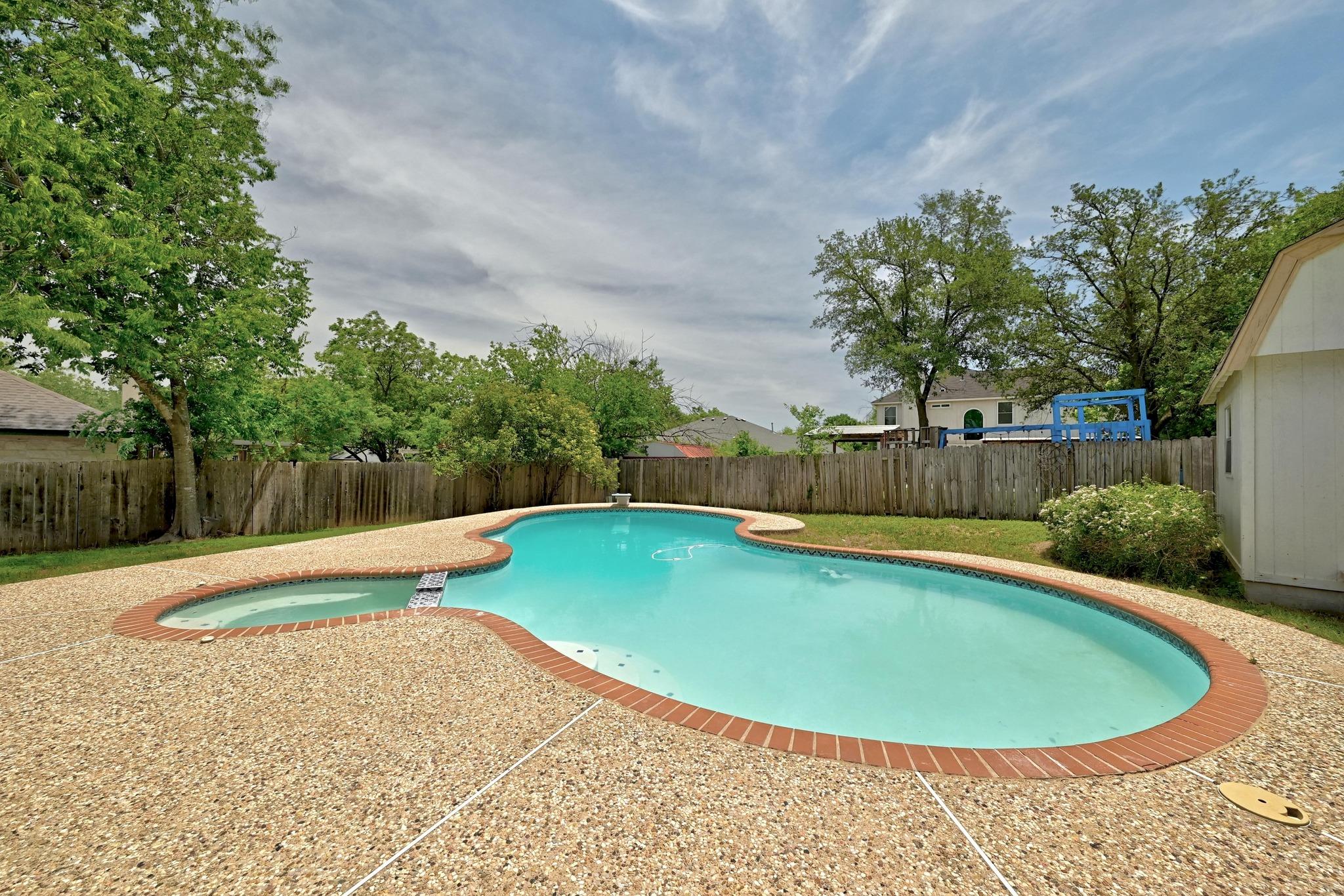 603 Cactus Bend DR