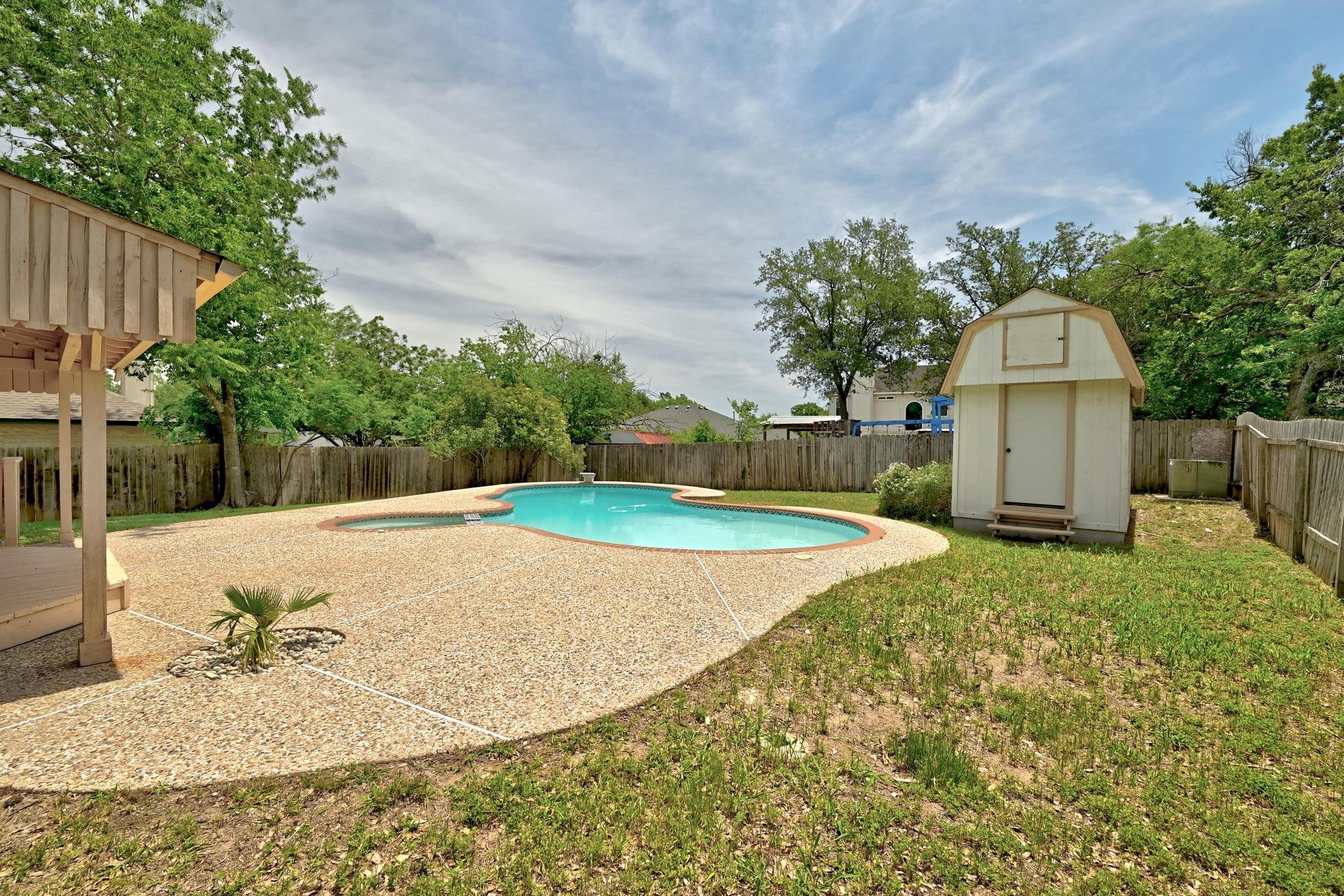 603 Cactus Bend DR