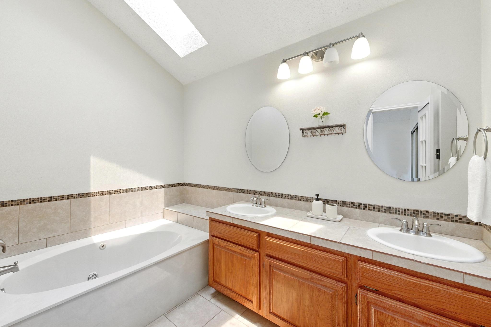 603 Cactus Bend DR