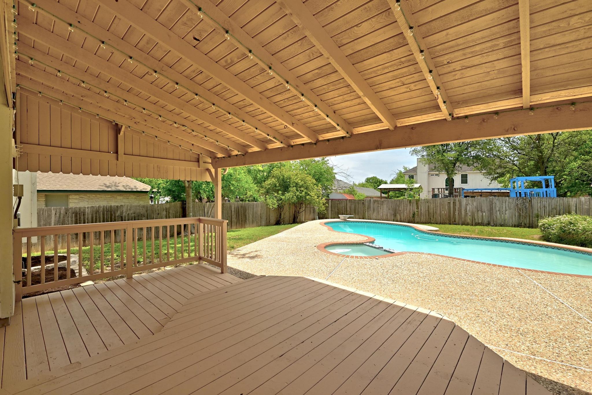 603 Cactus Bend DR