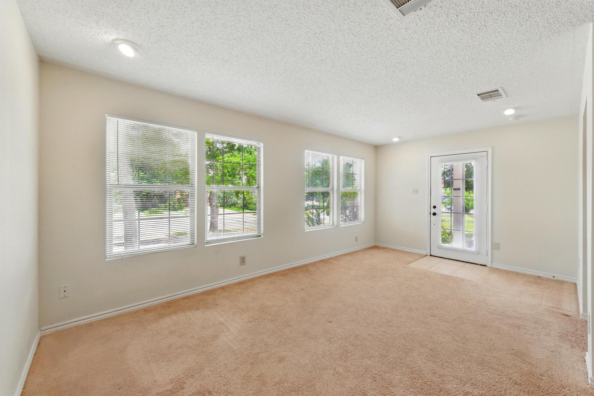 603 Cactus Bend DR