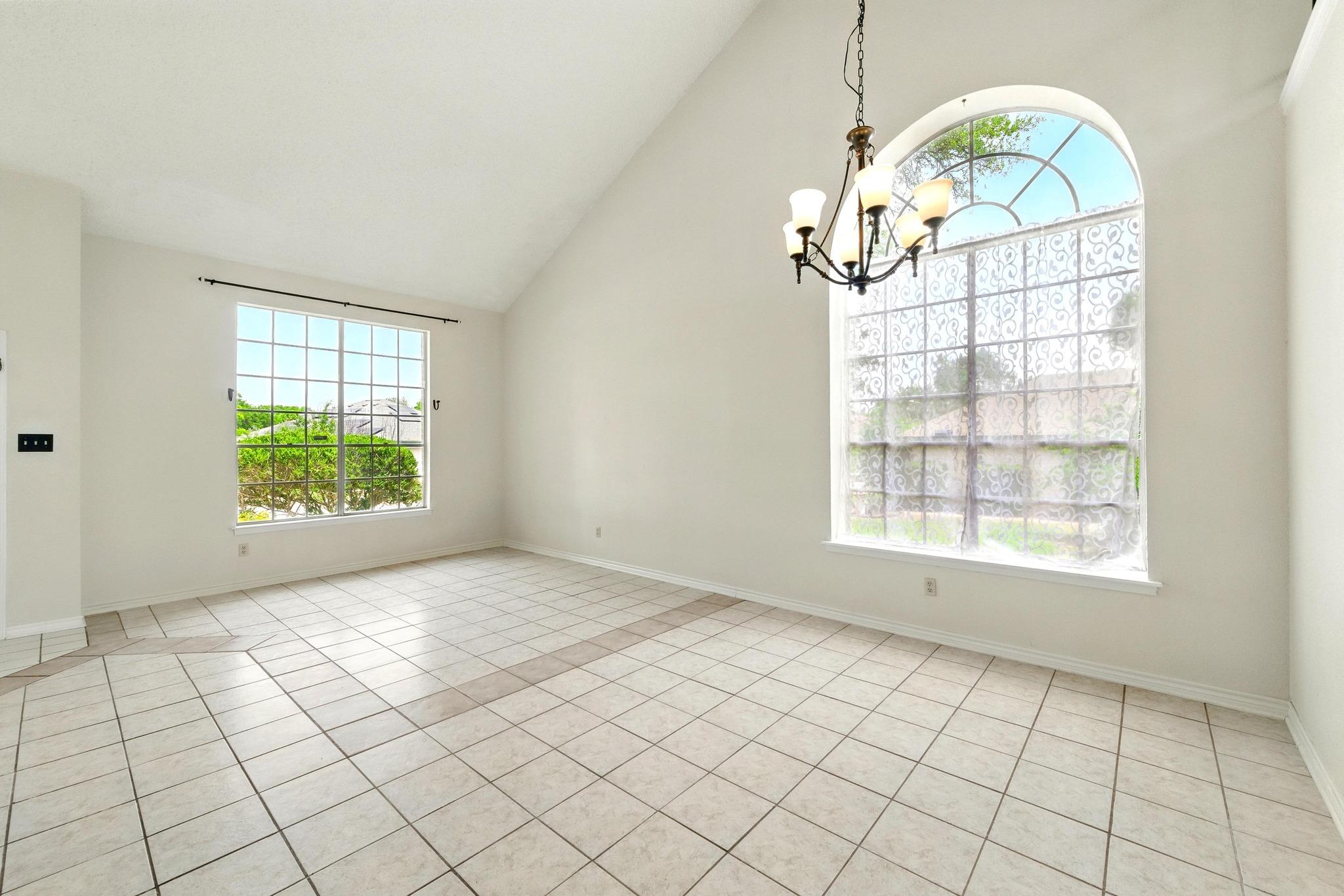 603 Cactus Bend DR