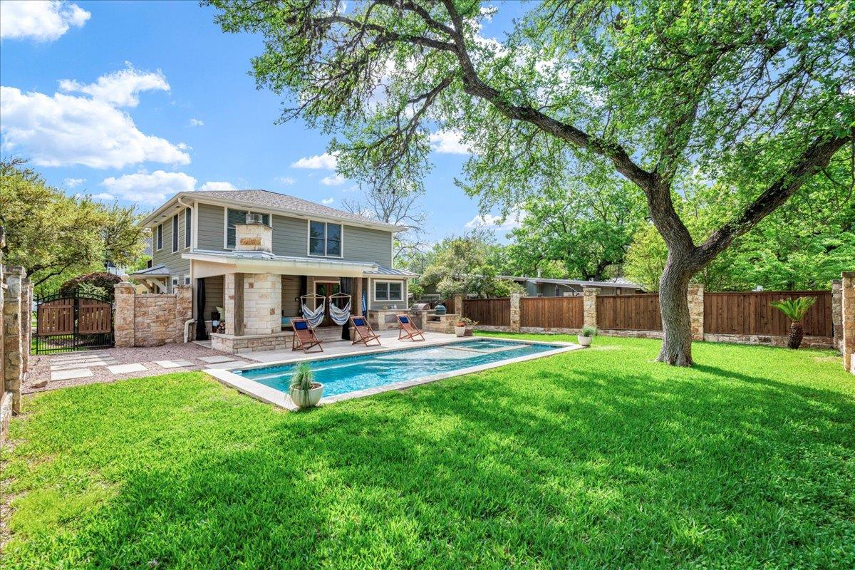 2210 Meadowbrook DR