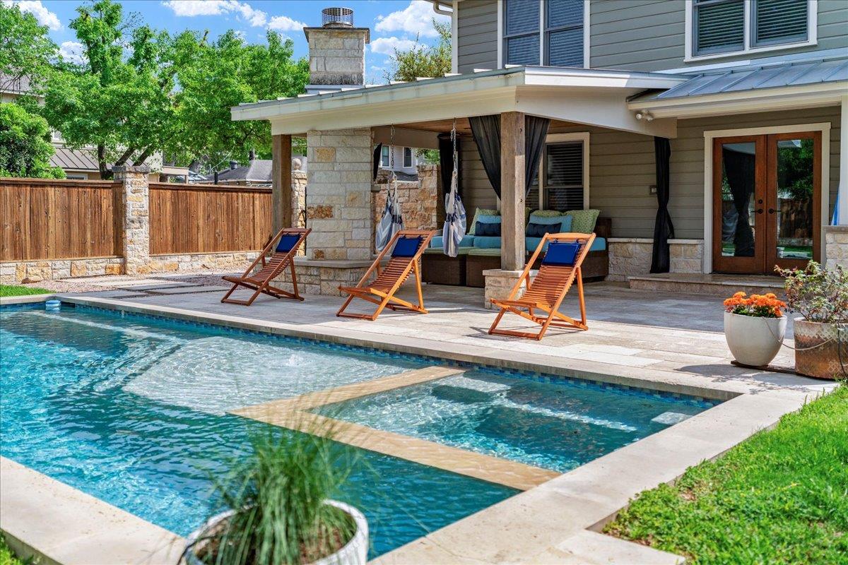 2210 Meadowbrook DR