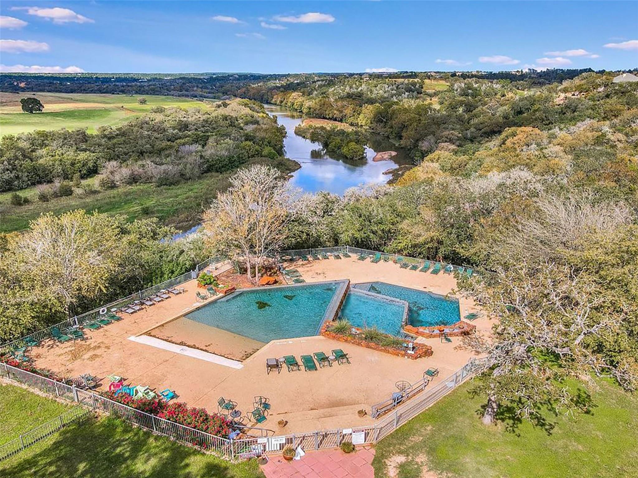 156 Riverwalk LN