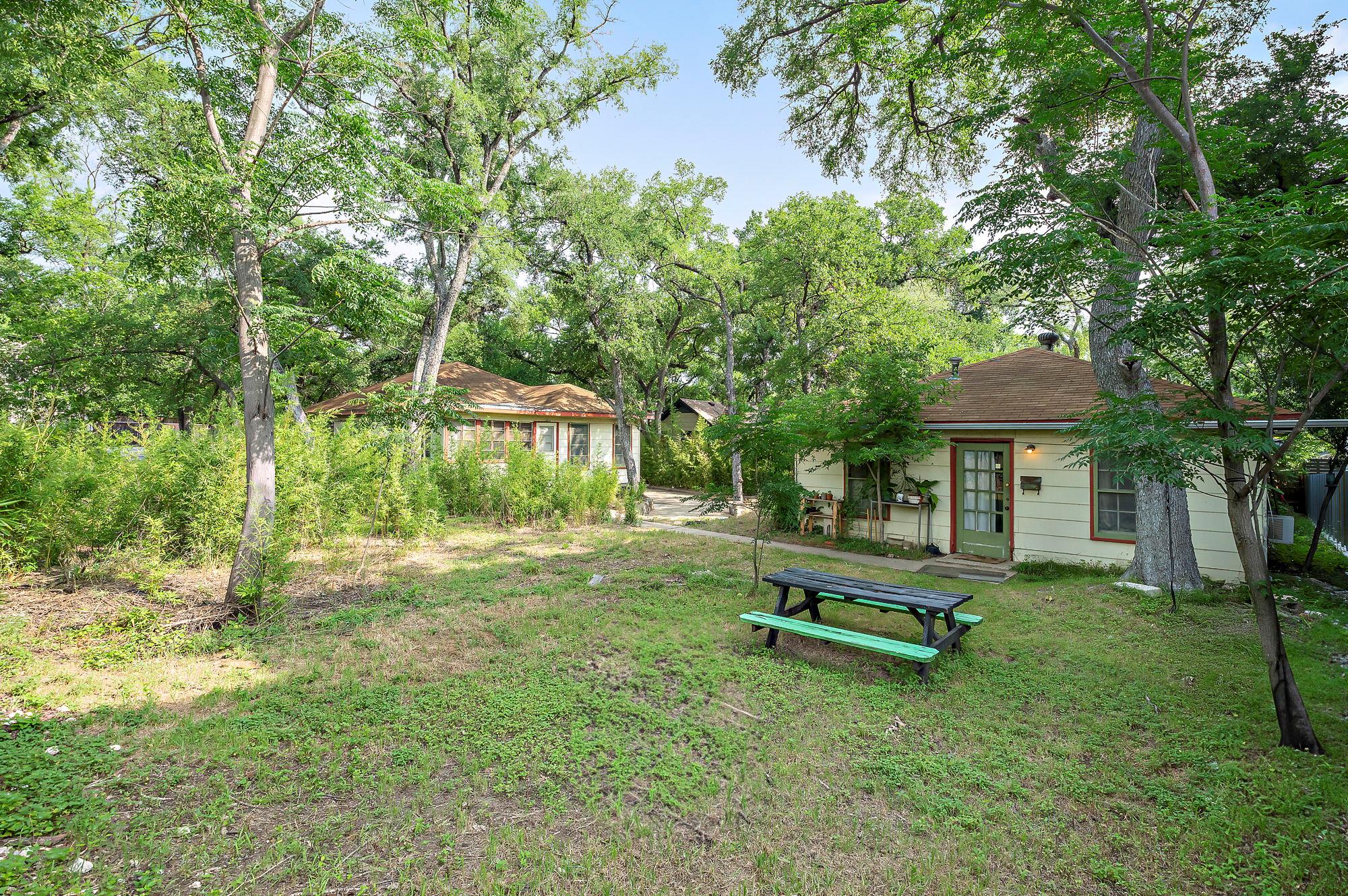 3905 Willbert RD