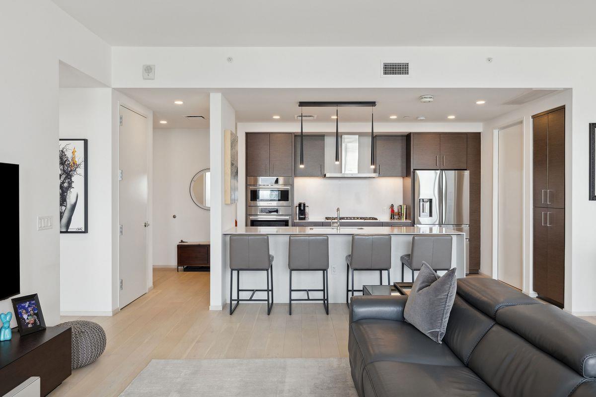 301 West Ave # 3802