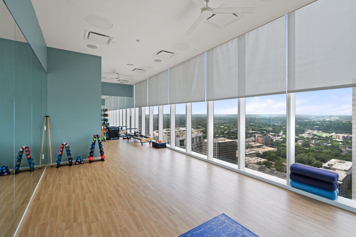 301 West Ave # 3802
