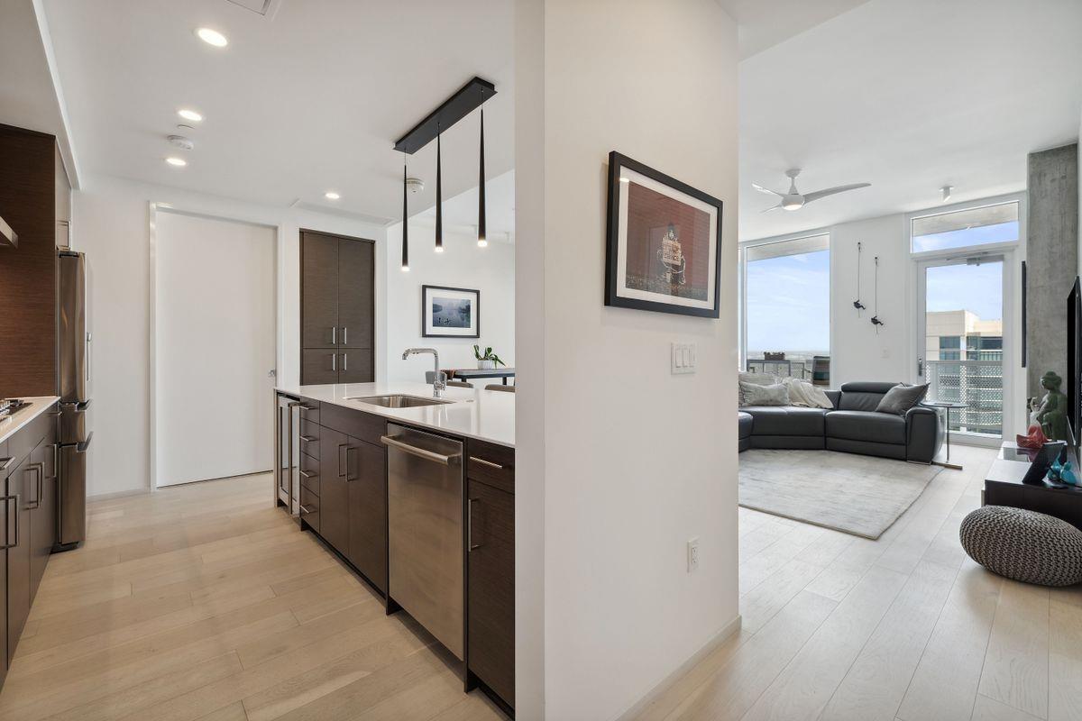 301 West Ave # 3802