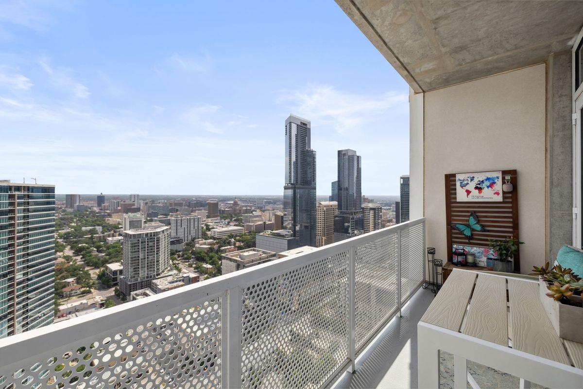 301 West Ave # 3802