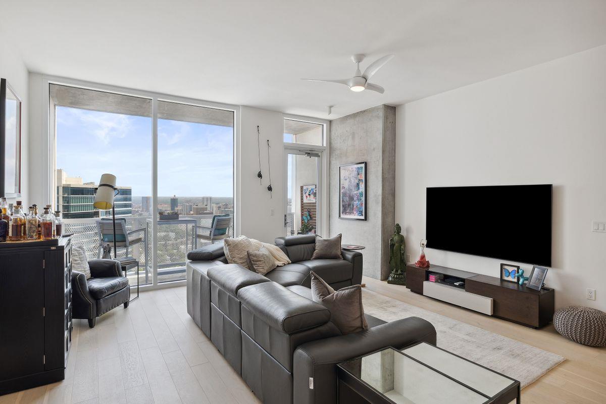 301 West Ave # 3802