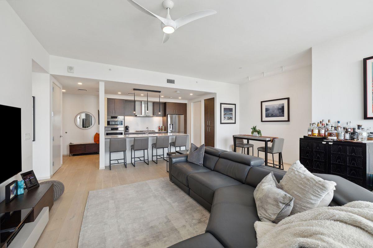 301 West Ave # 3802