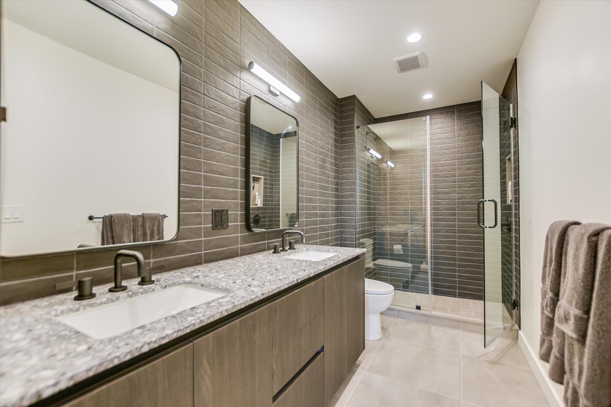 84 East Ave # 3909