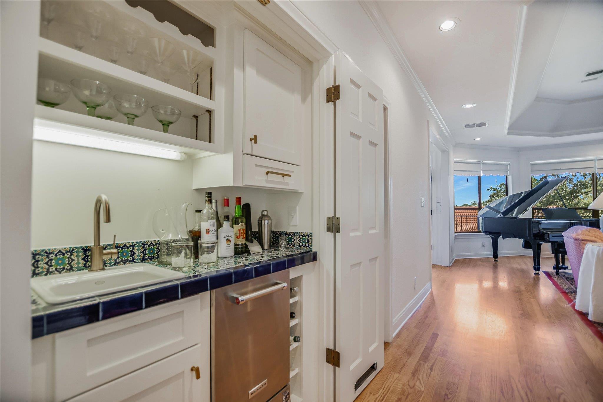 1311 Clayton Nolen DR