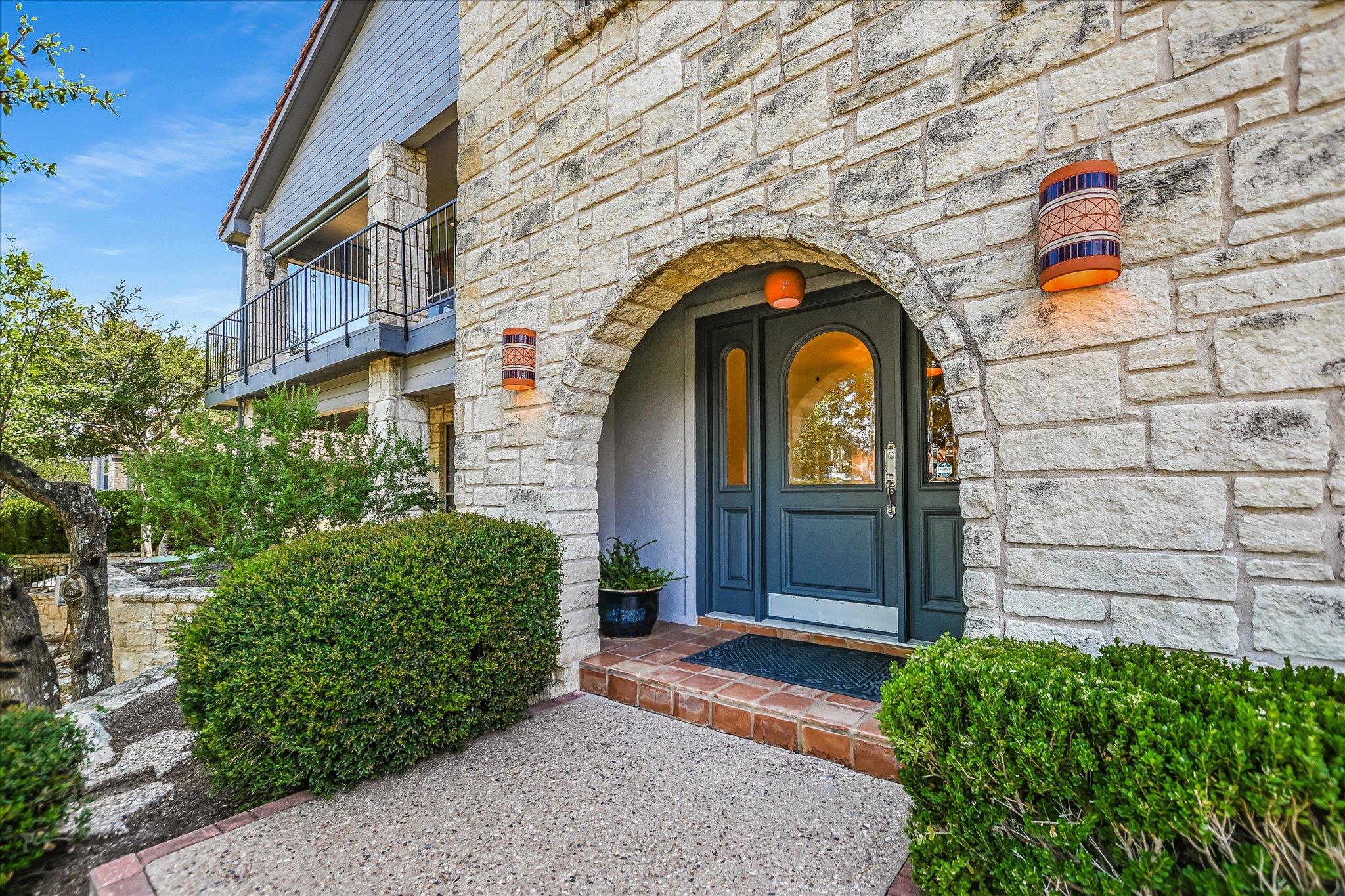 1311 Clayton Nolen DR