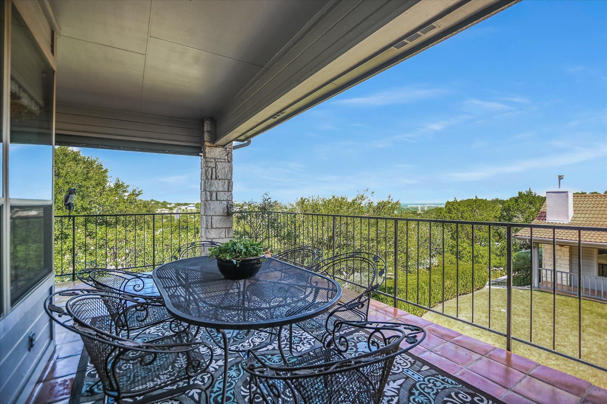 1311 Clayton Nolen DR