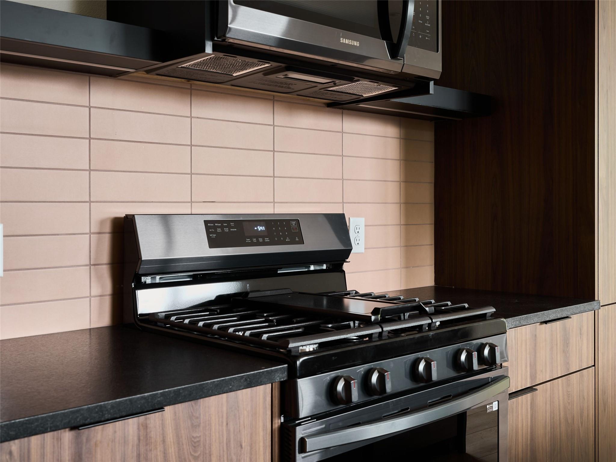 412 Hackberry LN # 2