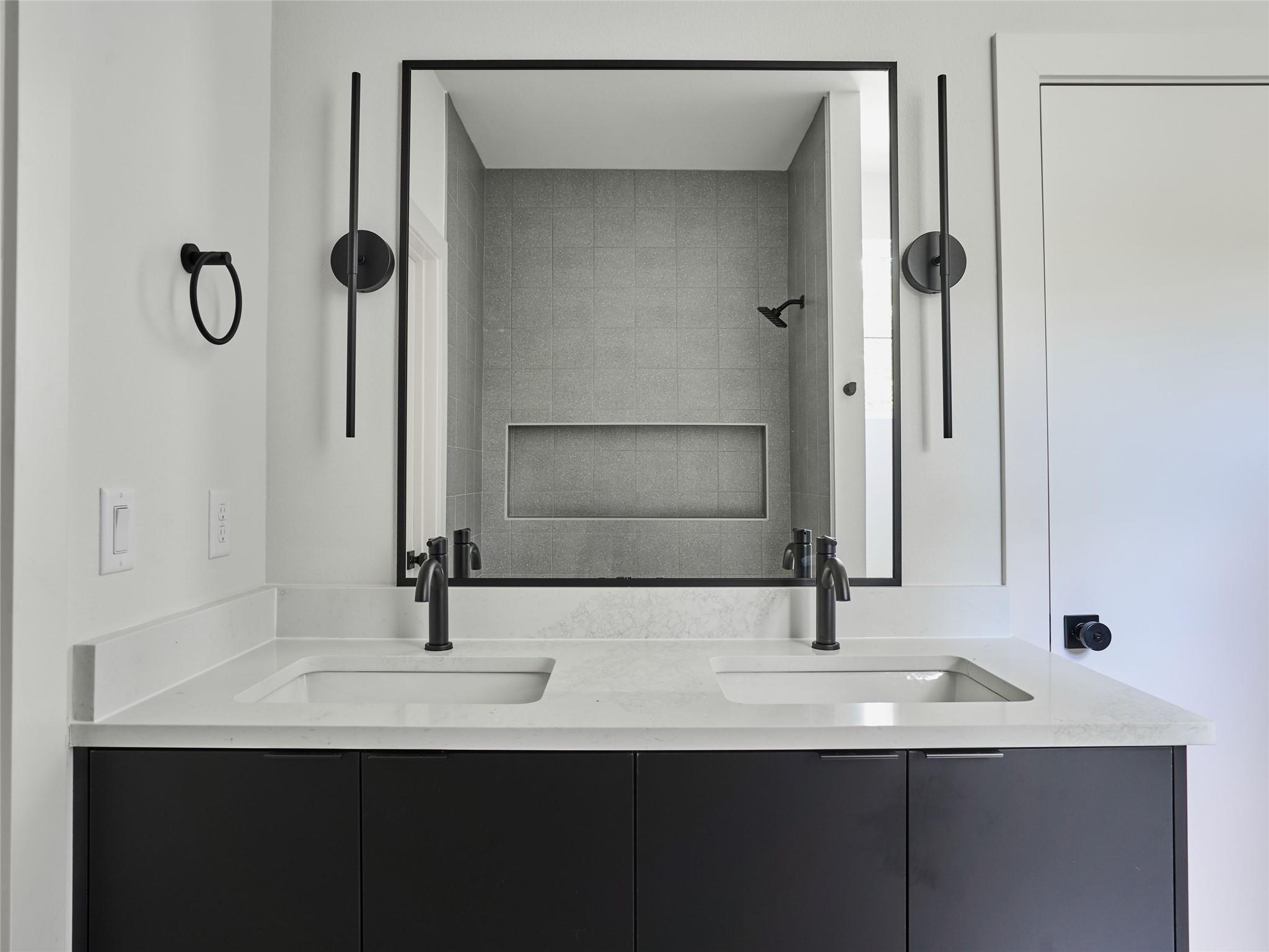 412 Hackberry LN # 2