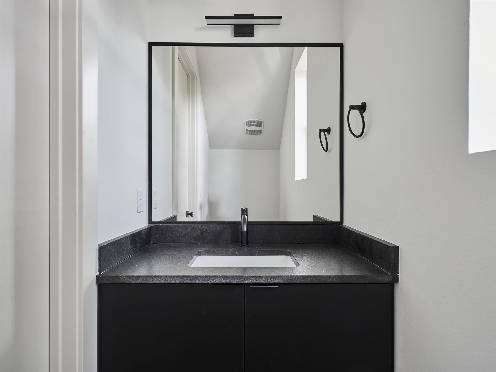 412 Hackberry LN # 2