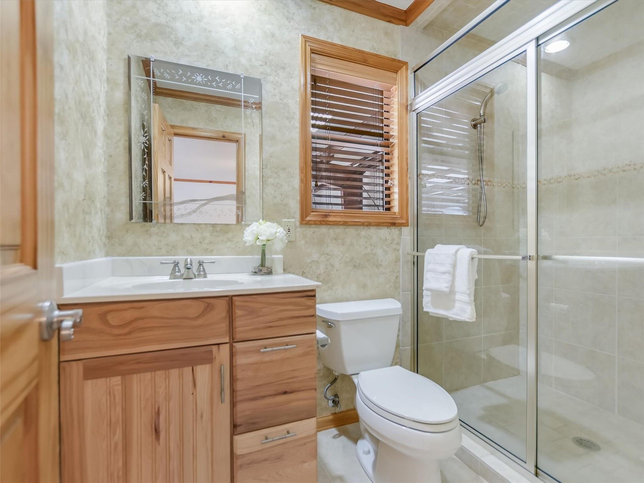 108 Mooney CIR