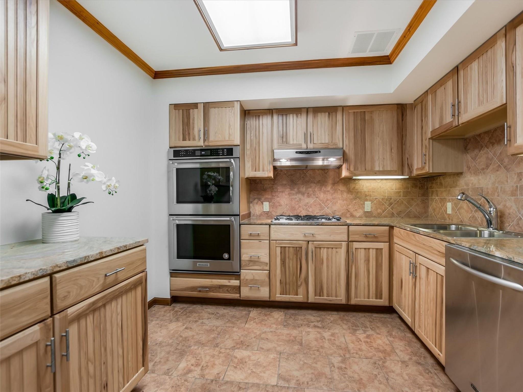 108 Mooney CIR