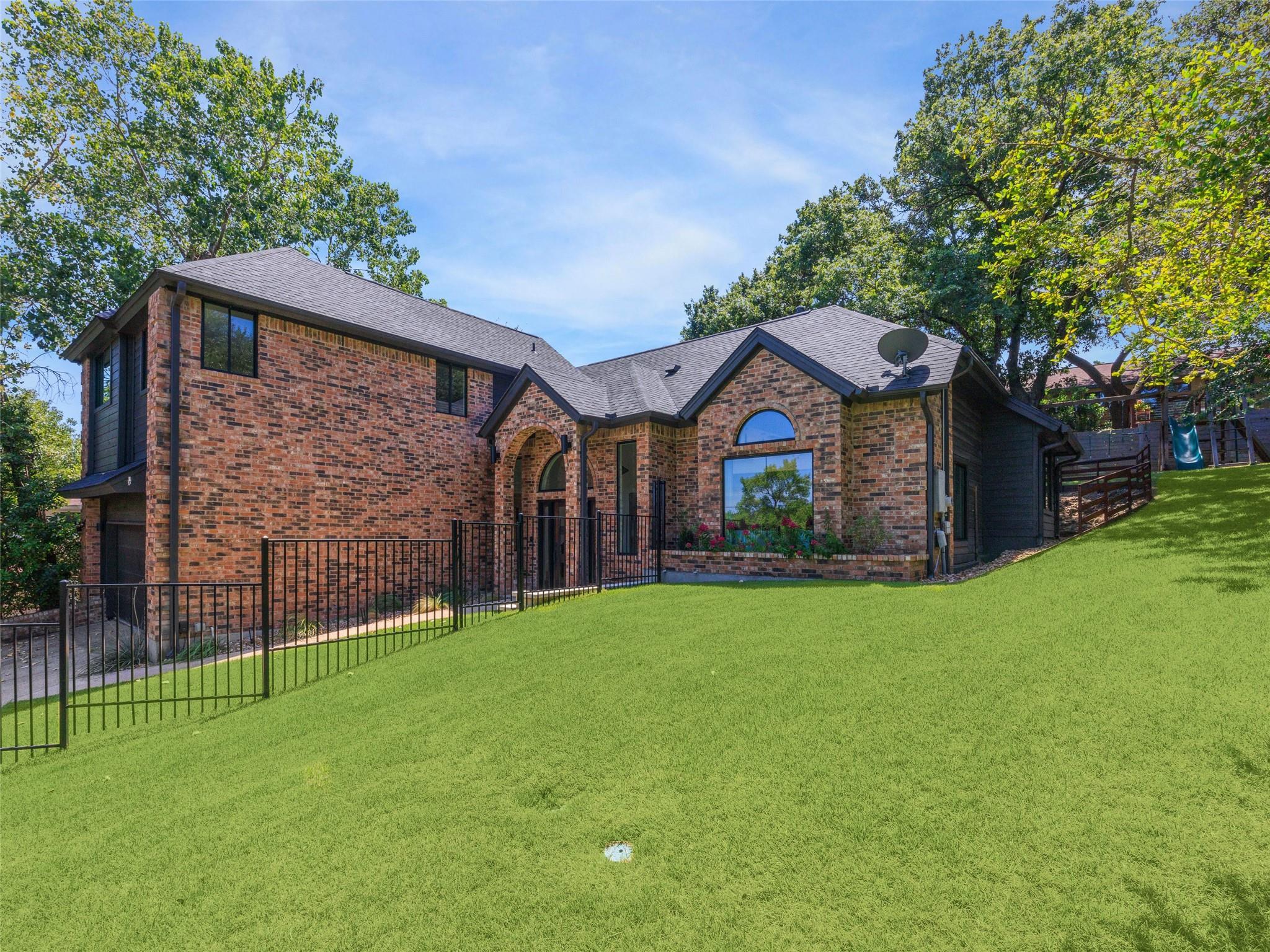 3911 Dry Creek DR
