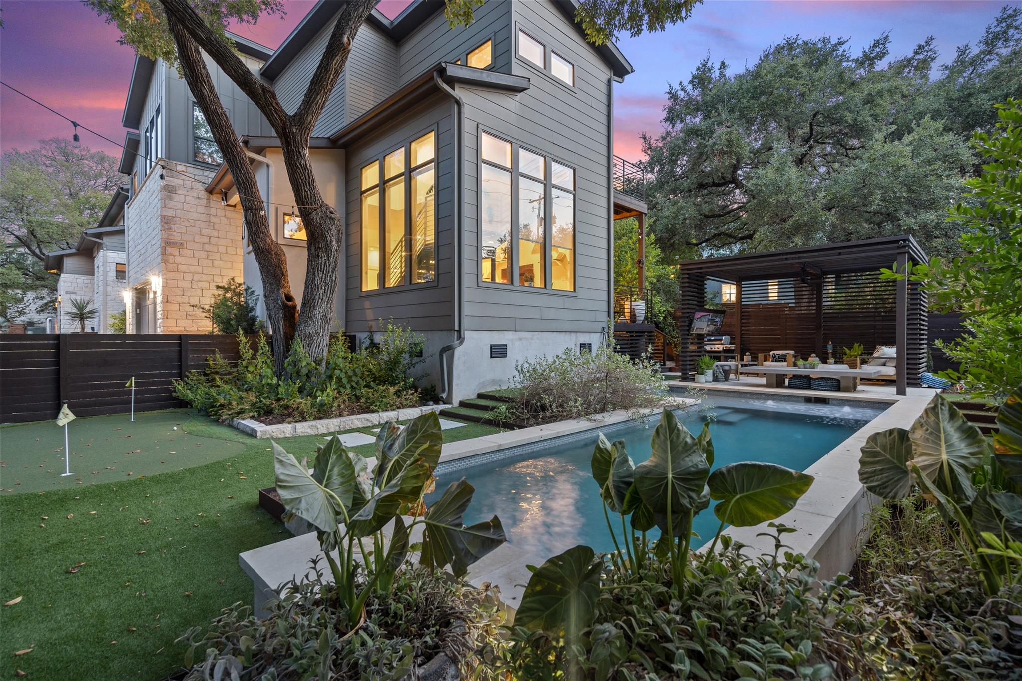 2811 Del Curto RD # A