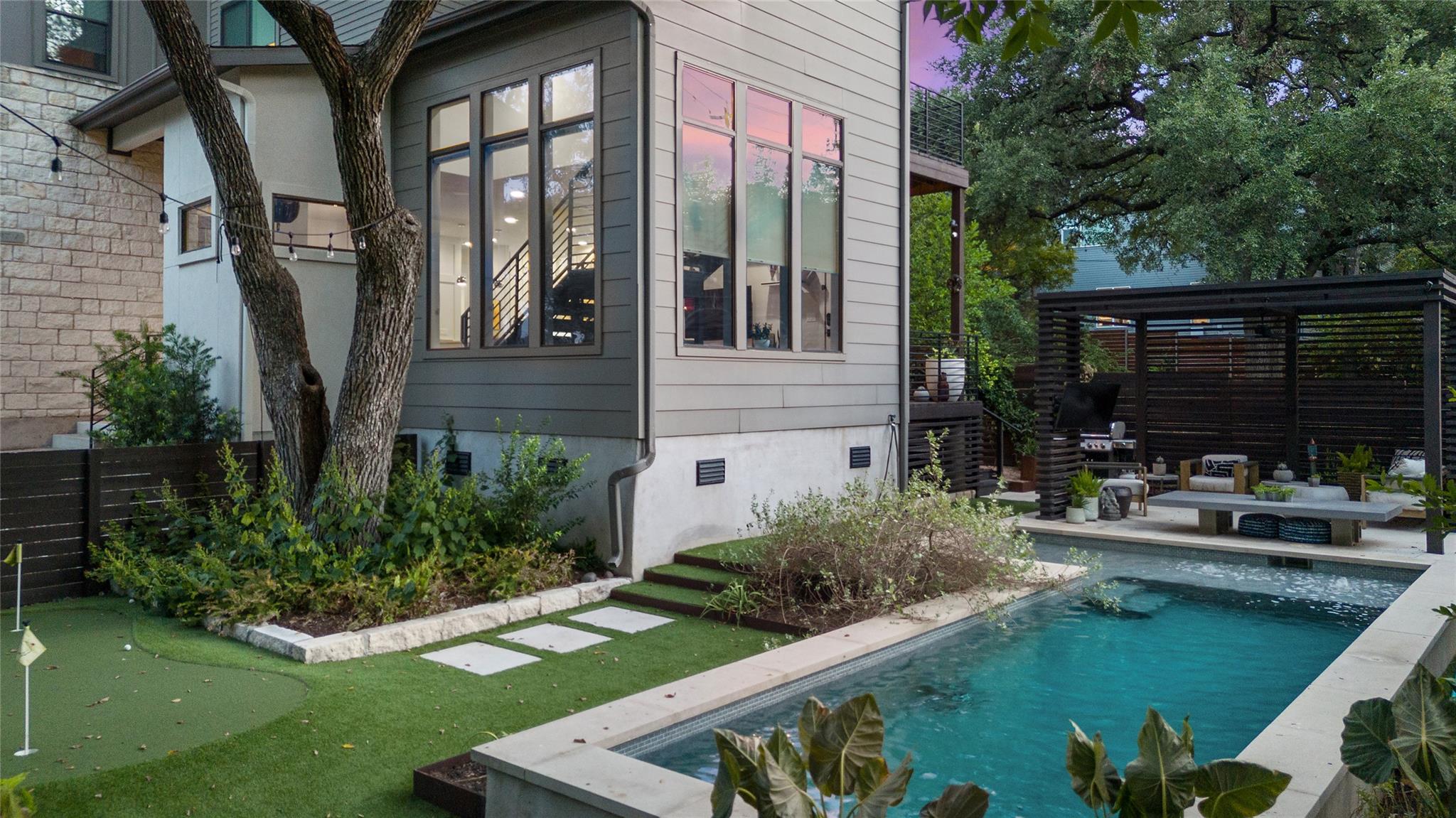 2811 Del Curto RD # A