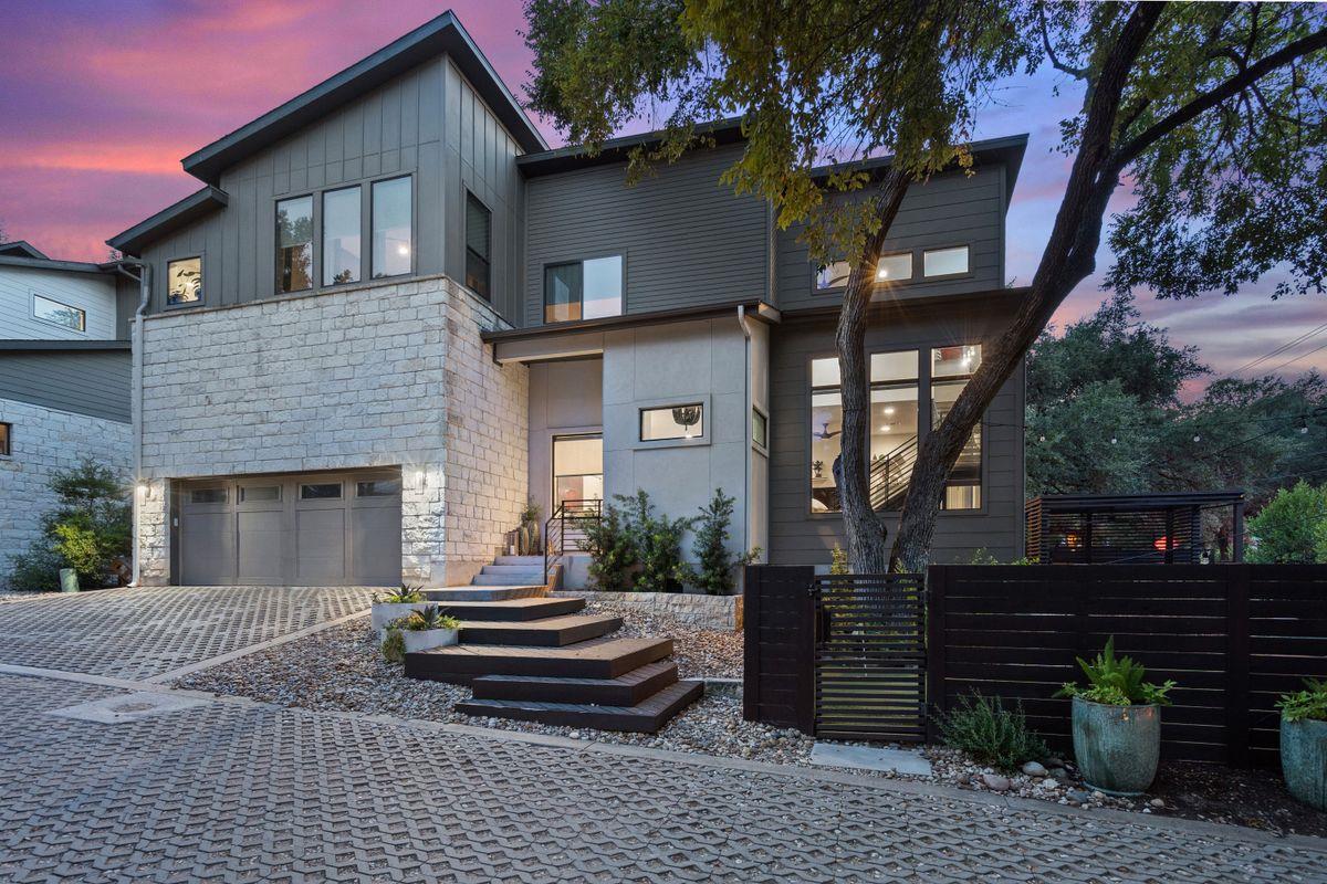 2811 Del Curto RD # A