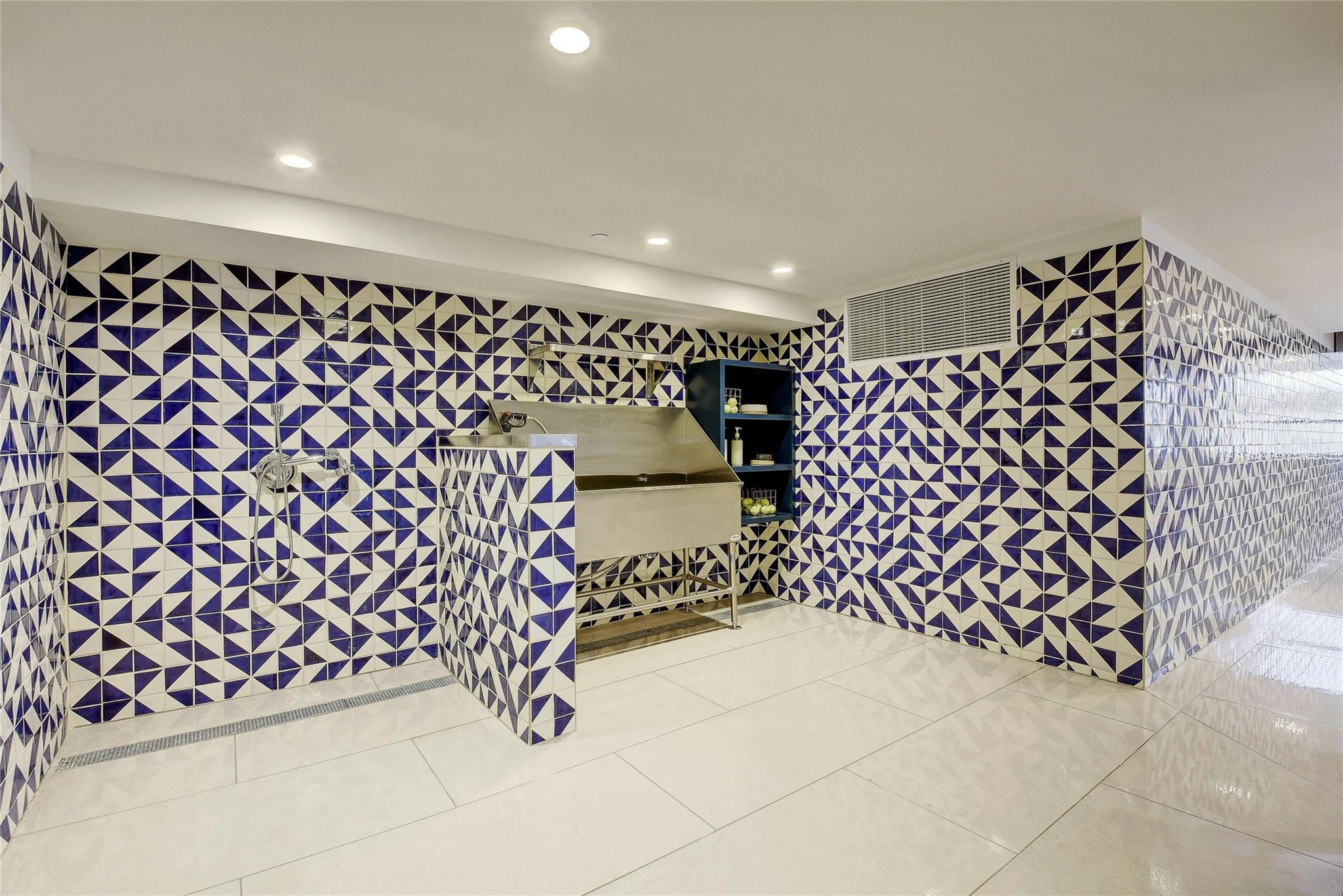 501 West Ave # 1104